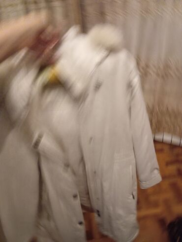 Kurtkalar: Qadın üst geyimləri paketi 1) Qara–ağ süni kürk gödəkçə - Arxa hissə — 4