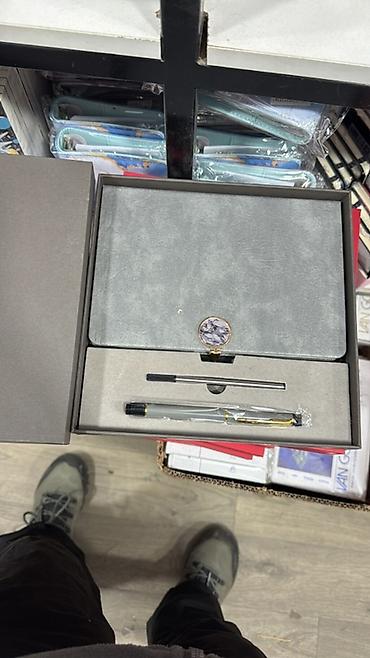 Канцтовары: Подарочный набор для офиса/деловых встреч Состав набора: - Ежедневник — 13