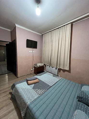 Посуточная аренда квартир: 1 комната, Душевая кабина, Постельное белье, Парковка — 11