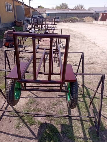 Откатные ворота: Элегантные кованые ворота черного цвета с изящными золотистыми — 13