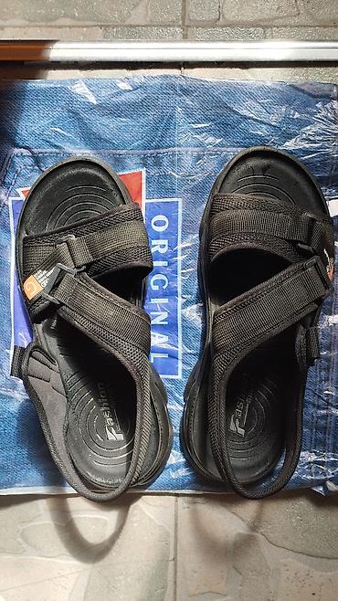 bağlı sandallar: Qara rəngli kişi/kadın idman sandaleti 38 razmer - Model: Fashion — 1