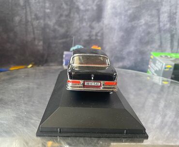 Avtomobil modelləri: Коллекционная модель Mercedes-Benz 220SE W111 black 1959 Vitesse — 3