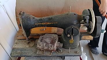 İncəsənət və kolleksiyalar: Məhsul: Köhnə tip elektrik tikiş maşını Təsvir: - Klassik, ağır tökmə — 2