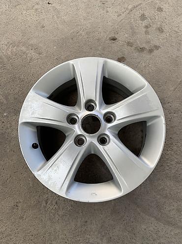 Литые Диски R 15 Hyundai, 1 шт, отверстий - 5, Б/у