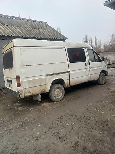 bmw 318: Ford Transit, цельнометаллический грузовой фургон. Объем 2,5 мотор — 3