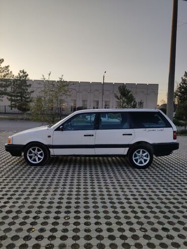 Volkswagen: Volkswagen Passat: 1992 г., 1.8 л, Механика, Бензин, Универсал — 2