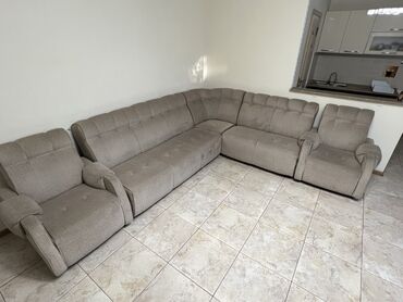 раскладной угловой диван: Угловой диван, цвет - Серый, Б/у