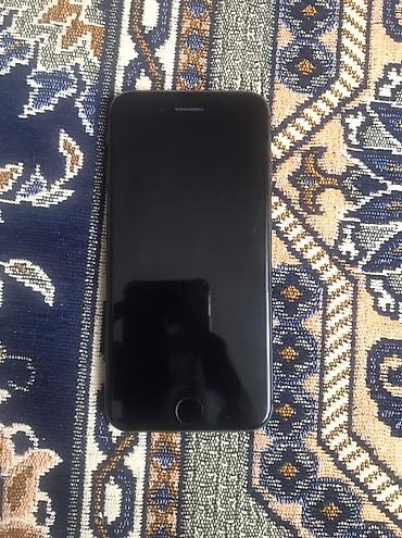 Apple iPhone: IPhone SE 2020, Б/у, 64 ГБ, Черный, 95 % — 2