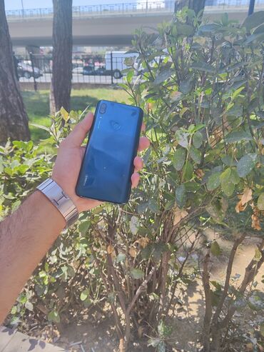 cəliloğlu telefon: Huawei P Smart, 64 ГБ, цвет - Зеленый, Кнопочный, Отпечаток пальца, Face ID