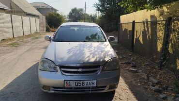 капият машина: Chevrolet Lacetti универсал, серебристый цвет кузова. Основные