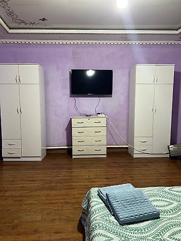 Посуточная аренда квартир: 1 комната, Душевая кабина, Постельное белье, Парковка — 17