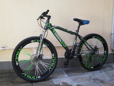26 velosiped: İşlənmiş İki təkərli Uşaq velosipedi Adidas, 26"
