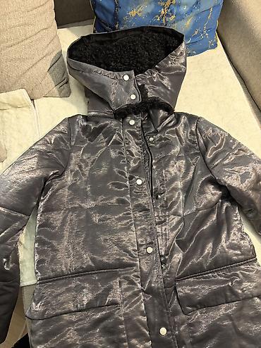 nike command zenske: Duga ženska zimska jakna/kaput u metalik sivoj boji. - Dužina do — 6