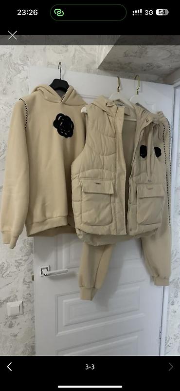 Пальто: Одежда, покупала в Дубаи/Италии, размер s/m до 44, новое и б/у.Фото и at lalafo.kg — 61 Пальто: Одежда, покупала в Дубаи/Италии, размер s/m до 44, новое и б/у.Фото и — 61