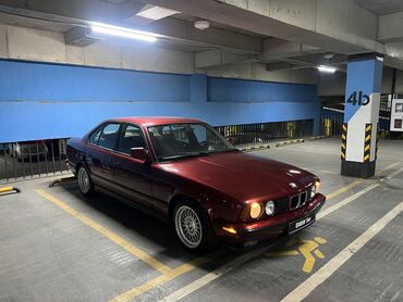 вмв 318: BMW 5 series: 1990 г., 2.5 л, Механика, Бензин, Седан