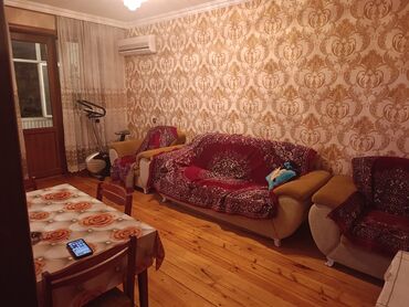 Uzunmüddətli kirayə mənzillər: Salam 7/24 zeng ve vassap aktivdi ev uzunmuddetii kiraye verilir — 25