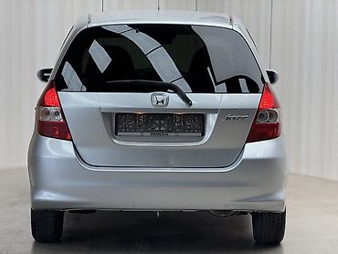 Honda Jazz: 2006 г., 1.4 л, Вариатор, Бензин, Хетчбек lalafo.kg да — 4 Honda Jazz: 2006 г., 1.4 л, Вариатор, Бензин, Хетчбек — 4