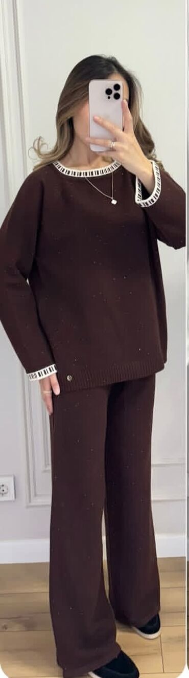 женская одежда оптом от украинского производителя: Стильный и уютный костюм из мягкого трикотажа — идеальный выбор для