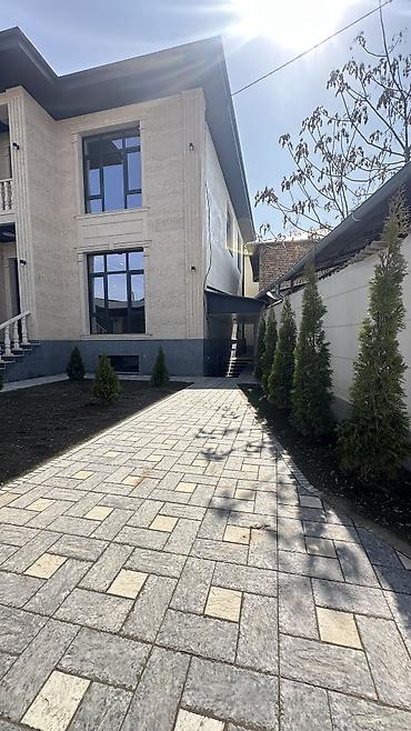 Продажа коттеджей и домов: 📍 Бишкек, ул. Бектенова Продаётся абсолютно новый дом премиум-класса — 30