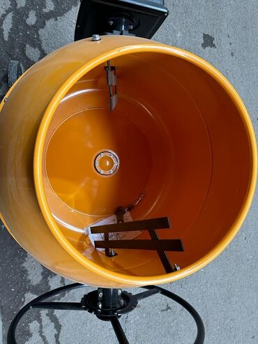 Бетономешалки, смесители: Бетономешалка Ручная, Средняя (150 - 300 л), Новый — 6