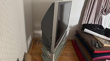 projeksiyon: Sony BRAVIA televizor + şüşə/stend komplekti - Marka/model: Sony — 3