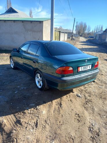 Toyota: Toyota Avensis: 2000 г., Седан — 4