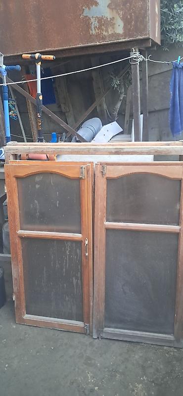 yumru pencere: Taxta çərçivəli iki ədəd pəncərə/qapı qanadı - Material: təbii ağac — 2