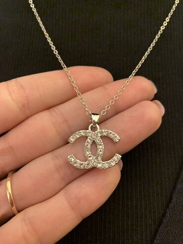 ogrlica: Chanel ogrlica srebrne boje sa ceskim kristalima cirkonima nova