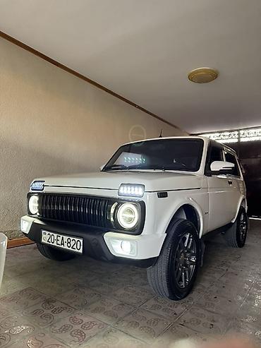 niva oturacaqlar: Lada Niva 4x4 (Urban üslubunda tüninq) Xüsusiyyətlər və tüninq: - — 8
