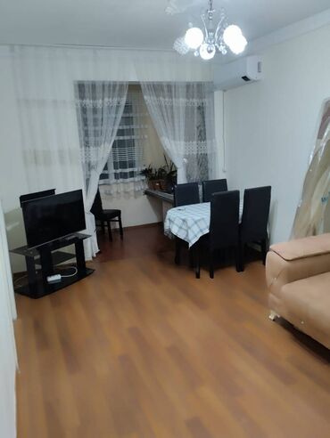 nesimi rayonu kiraye evler: Insatcilar metrosuna yaxin 1 otaq 2 duzelme bina evi 5/3 mertebesi