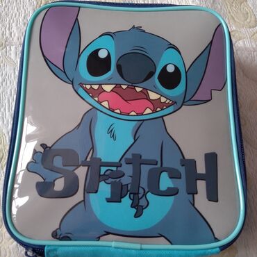 сумка для детских вещей: Stitch temalı uşaq yemək çantası - Ön hissədə böyük Stitch çapı və