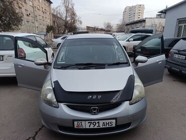 Honda: Honda Fit: 2006 г., 1.3 л, Автомат, Бензин, Хэтчбэк at lalafo.kg — 9 Honda: Honda Fit: 2006 г., 1.3 л, Автомат, Бензин, Хэтчбэк — 9