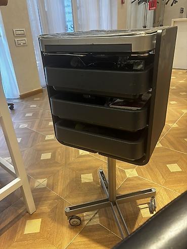 salon arabası: Wella brendinin salon üçün mobil ustad arabası - Professional saç — 1