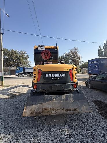 Транспорт: Экскаватор, Hyundai, 2024 г., Колесный — 3