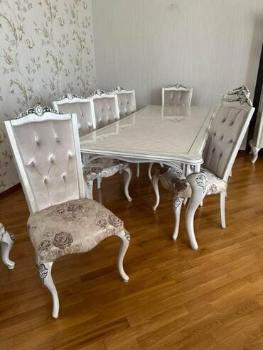 Mətbəx mebeli: Masa desti 600₼ satilir .Acilan masadir . Aclanda 2.30 olur. 8