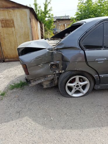 аворийное авто: Продаётся автомобиль BMW E34 серого цвета. Требует ремонта кузова и