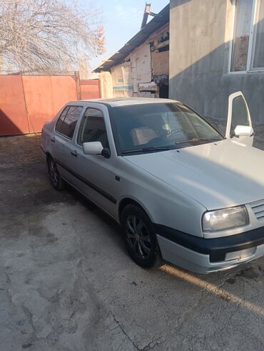 Volkswagen: Volkswagen Vento: 1994 г., 1.8 л, Механика, Бензин, Седан — 20