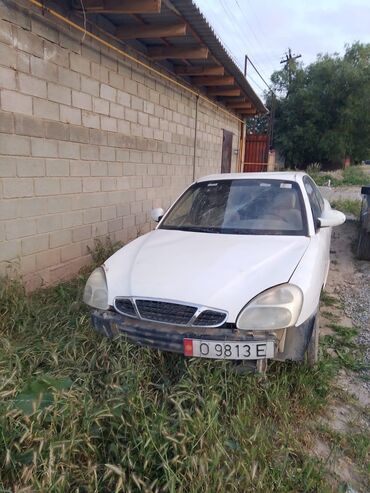 Daewoo: Daewoo Nubira: 2001 г., 1.5 л, Механика, Бензин, Седан at lalafo.kg Daewoo: Daewoo Nubira: 2001 г., 1.5 л, Механика, Бензин, Седан