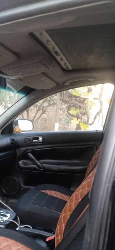 Volkswagen: Volkswagen Passat: 1.8 l | 2001 il Sedan — 4