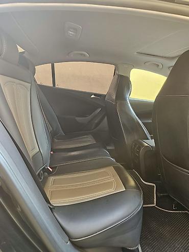 turbo az accent: Volkswagen Passat: 1.8 l | 2010 il Sedan — 8
