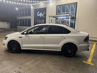 фольксваген поло л с: Volkswagen Polo Sedan – ağ rəng, şəhər və uzun yol üçün praktik və — 5
