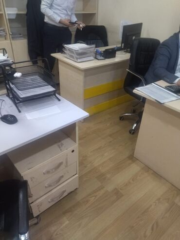 Masa və oturacaq dəstləri: Ofis mebelleri yaxşı vəzyətdə ikinci əl bir komplexteklinde sərfəli — 6