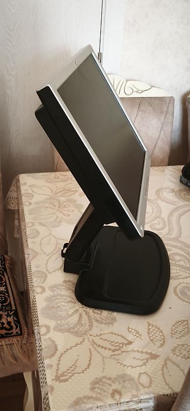 qara ekran səkli: HP1740 monitoru
Ekran yanib,kabeli yoxdu,bos yere narahat elemeyin — 4
