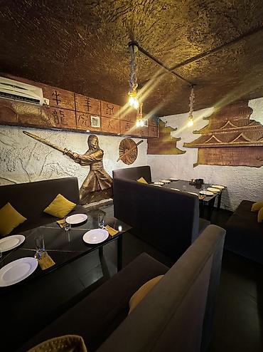 Продажа помещений свободного назначения: 🏢 Продаётся коммерческое помещение на первой линии в центре города 📍 — 3