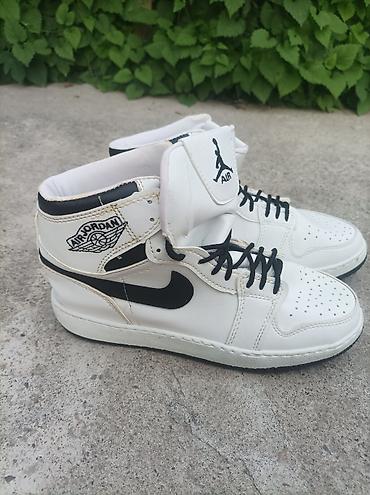 джордан 1: Мужские кроссовки, 37, 40, Nike, Б/у, цвет - Белый, Самовывоз, Платная доставка — 10