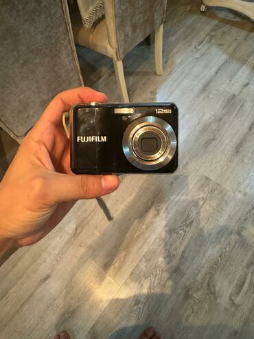 foto çanta: Fujifilm Finepix AV130. Yeni kimidir. umumiyyetle demek olar ki