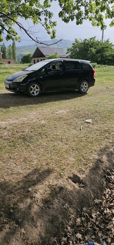 срочно срочно продам машину: Toyota WISH: 2003 г., 1.8 л, Автоматические, Бензин, Минивэн