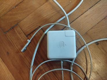 raca kamere: Apple punjac.
Adapter za laptopIspravan — 3