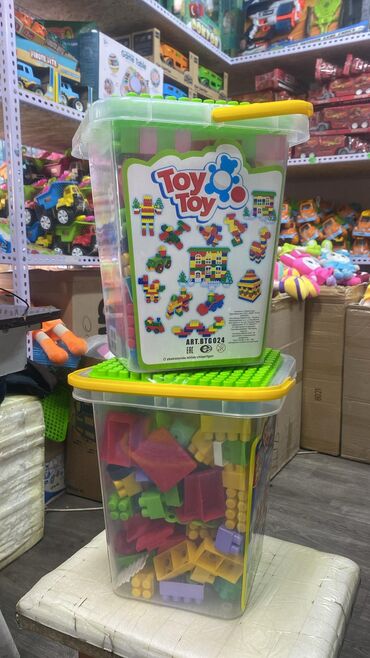 киндер сюрприз игрушки: 200деталей