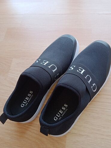 Другая женская обувь: Продается новая обувь. Размер 38. Босоножки 2600с. Слипоны (оригинал — 5